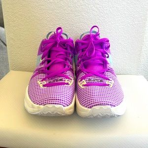 Nike Lebron Witness VII’s Basketball Shoe